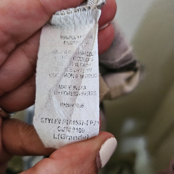 Crown of Hearts Camo Lightweight Hoodie - Picture 4 of 4